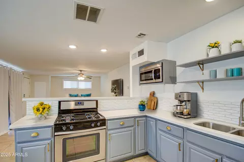 2937 E Osborn Rd, Phoenix, AZ 85016 photo 16