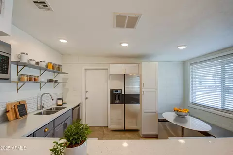 2937 E Osborn Rd, Phoenix, AZ 85016 photo 12