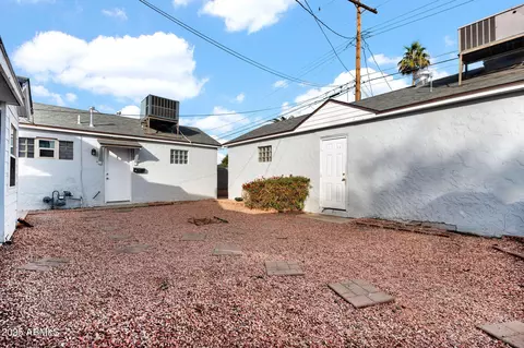 Exterior - 1026 E Clarendon Ave, Phoenix, AZ 85014 photo 5 of 7