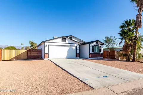 1217 S Desert View Pl, Apache Junction, AZ 85120 photo 2