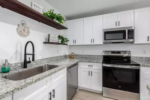 1217 S Desert View Pl, Apache Junction, AZ 85120 photo 12