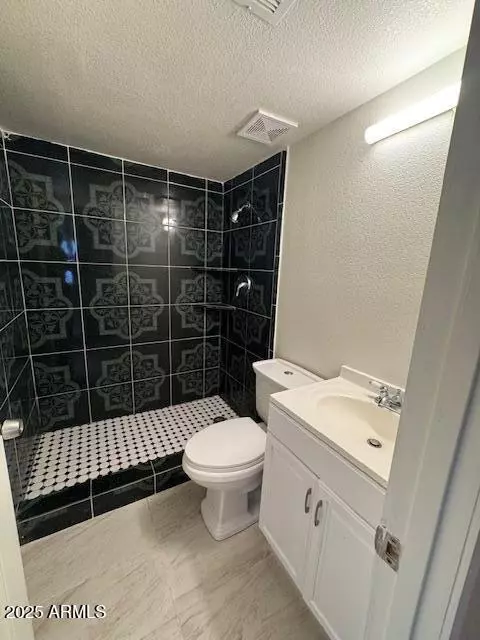 Bath - 4854 W Berkeley Rd, Phoenix, AZ 85035 photo 1 of 3