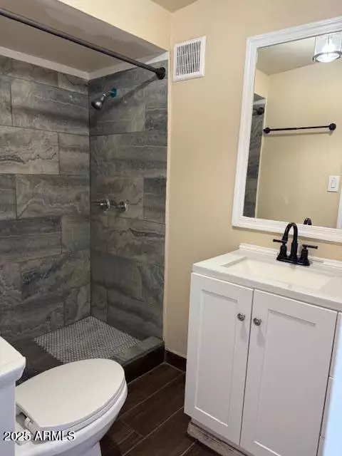 Bath - 4854 W Berkeley Rd, Phoenix, AZ 85035 photo 3 of 3
