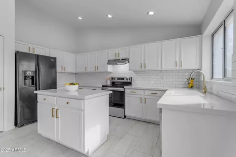 5429 W Kerry Ln, Glendale, AZ 85308