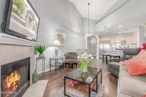 10401 N 52nd St #208, Paradise Valley, AZ 85253