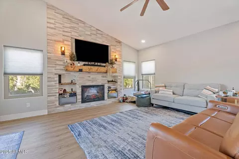 1618 E Montoya Ln, Phoenix, AZ 85024 photo 13