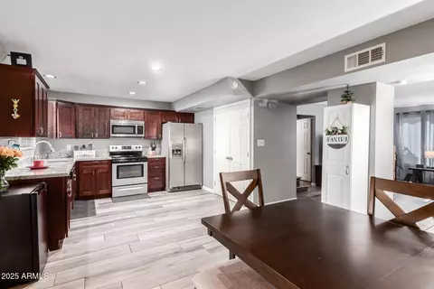 6622 N 43rd Ave, Glendale, AZ 85301