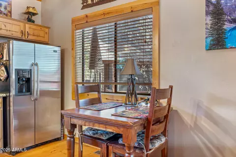 2305 Shangri La Ln, Overgaard, AZ 85933
