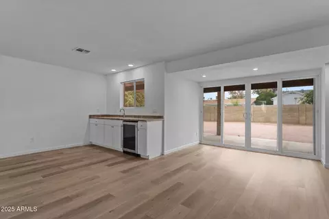 Living - 3815 E Cortez St, Phoenix, AZ 85028 photo 3 of 8