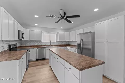 Kitchen - 3815 E Cortez St, Phoenix, AZ 85028 photo 1 of 4