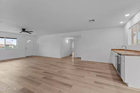 Living - 3815 E Cortez St, Phoenix, AZ 85028 photo 2 of 8