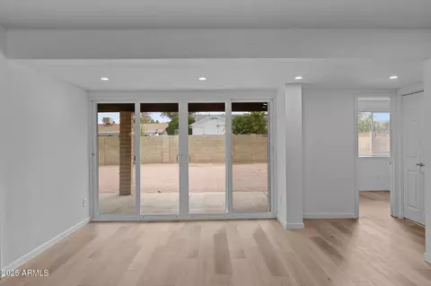 Living - 3815 E Cortez St, Phoenix, AZ 85028 photo 4 of 8