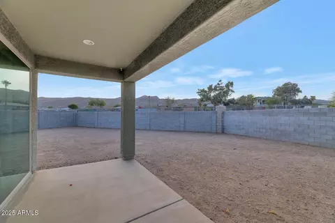 Exterior - 2405 E Beverly Rd, Phoenix, AZ 85042 photo 4 of 7