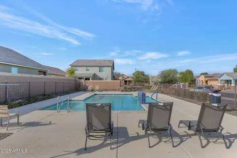 Exterior - 2405 E Beverly Rd, Phoenix, AZ 85042 photo 7 of 7
