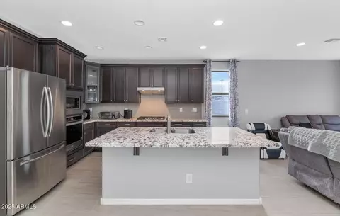 Kitchen - 2405 E Beverly Rd, Phoenix, AZ 85042 photo 1 of 2