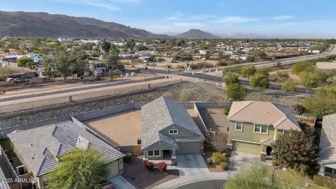 View/Area - 2405 E Beverly Rd, Phoenix, AZ 85042 photo 1 of 5