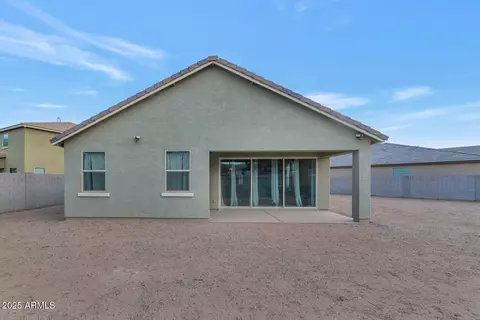 Exterior - 2405 E Beverly Rd, Phoenix, AZ 85042 photo 5 of 7