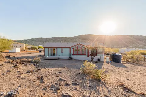 42812 N 14th St, New River, AZ 85087