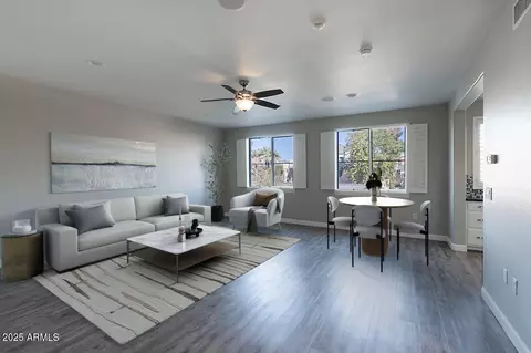 Living - 706 E Washington St #202, Phoenix, AZ 85034 photo 1 of 4
