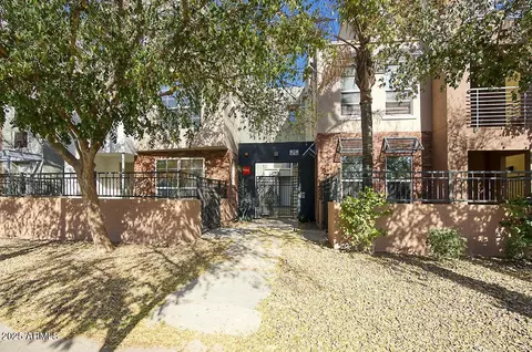 Exterior - 706 E Washington St #202, Phoenix, AZ 85034 photo 1 of 4