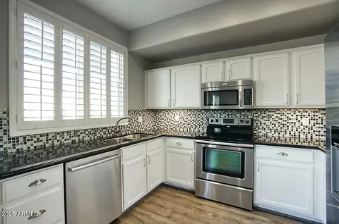 Kitchen - 706 E Washington St #202, Phoenix, AZ 85034 photo 2 of 3