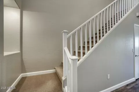 Entry Way - 706 E Washington St #202, Phoenix, AZ 85034 photo 1 of 3