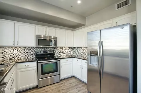 Kitchen - 706 E Washington St #202, Phoenix, AZ 85034 photo 3 of 3