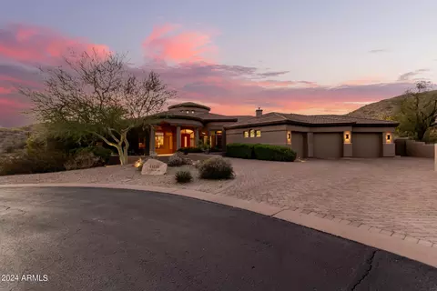 14216 S Canyon Dr, Phoenix, AZ 85048