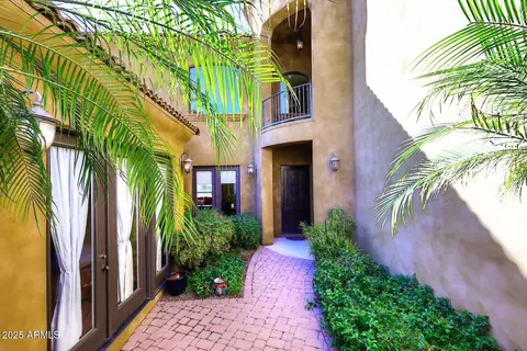 2105 E Kerry Ln, Phoenix, AZ 85024 photo 3