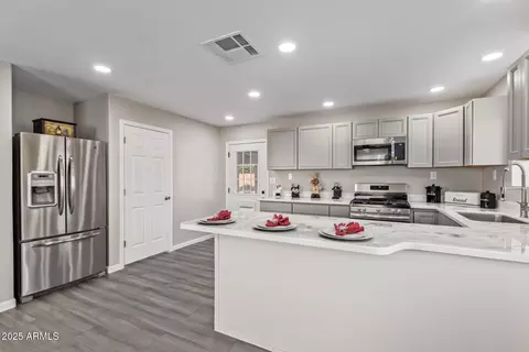 2870 W Manzanita St, Apache Junction, AZ 85120 photo 6