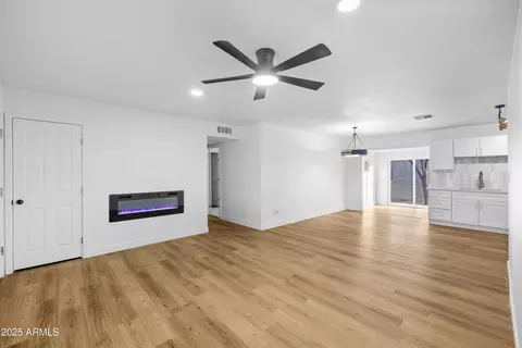 4607 E Park St, Phoenix, AZ 85042 photo 5