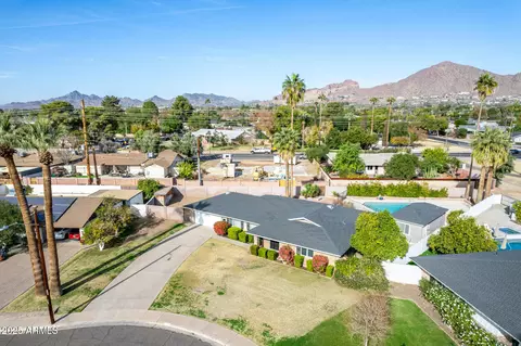 4728 E Mulberry Dr, Phoenix, AZ 85018 photo 2