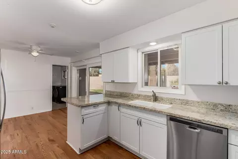 4728 E Mulberry Dr, Phoenix, AZ 85018 photo 13