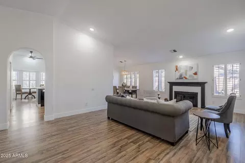4056 E Rosemonte Dr, Phoenix, AZ 85050 photo 9