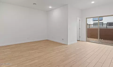 Living - 2820 W Eagle Talon Rd, Phoenix, AZ 85085 photo 1 of 4