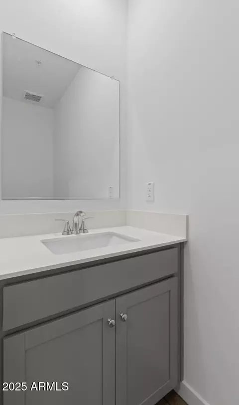 Bath - 2820 W Eagle Talon Rd, Phoenix, AZ 85085 photo 1 of 2