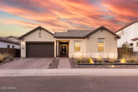 5918 E Tina Dr, Phoenix, AZ 85054