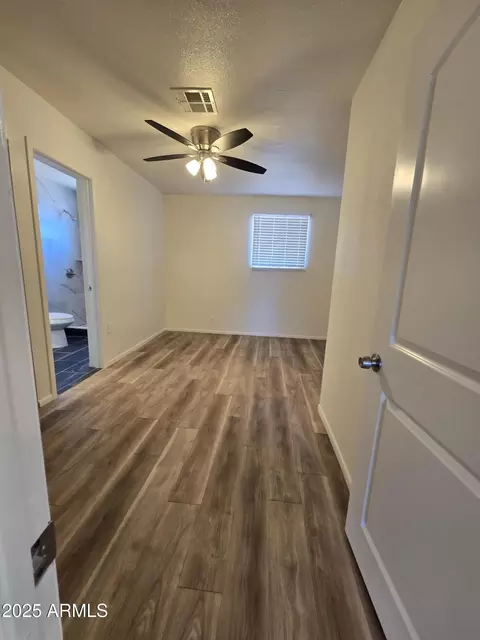 Entry Way - 4649 S 17th St, Phoenix, AZ 85040 photo 1 of 2