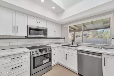 1819 W Evans Dr, Phoenix, AZ 85023 photo 3