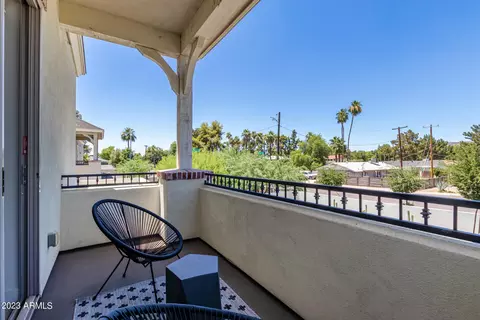 Exterior - 630 W Echo Ln, Phoenix, AZ 85021 photo 4 of 13