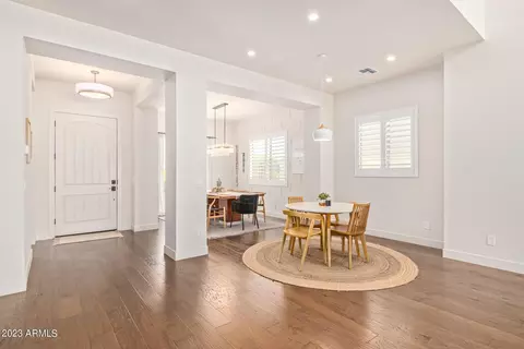 Dining - 630 W Echo Ln, Phoenix, AZ 85021 photo 1 of 3