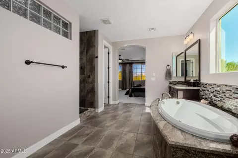 Bath - 4813 S Quantum Way, Mesa, AZ 85212 photo 3 of 7