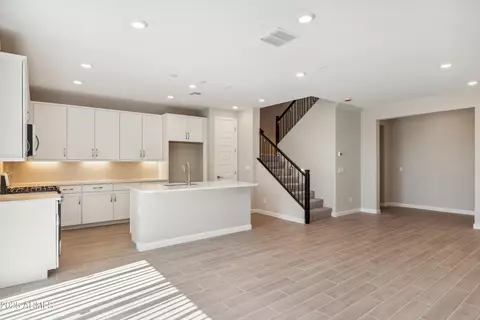 21052 N 58th Way, Phoenix, AZ 85054