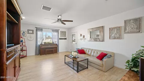 3737 W Morrow Dr, Glendale, AZ 85308
