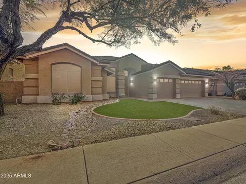 6623 W Robin Ln, Glendale, AZ 85310