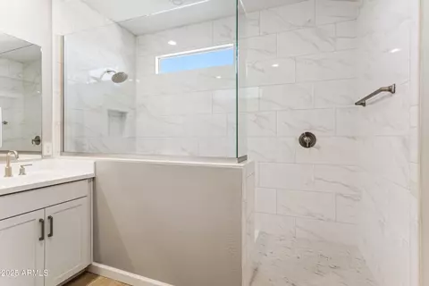 Bath - 5846 E Ringtail Way, Phoenix, AZ 85054 photo 4 of 6