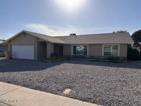 5215 W Acapulco Ln W, Glendale, AZ 85306