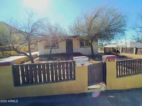 211 W Kiser St, Superior, AZ 85173