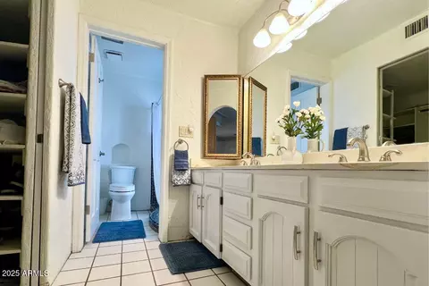Bath - 2889 E Tremaine Ave, Gilbert, AZ 85234 photo 3 of 8