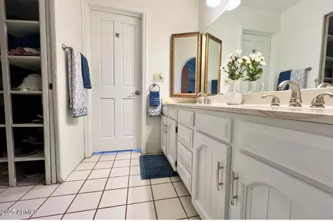 Bath - 2889 E Tremaine Ave, Gilbert, AZ 85234 photo 1 of 8